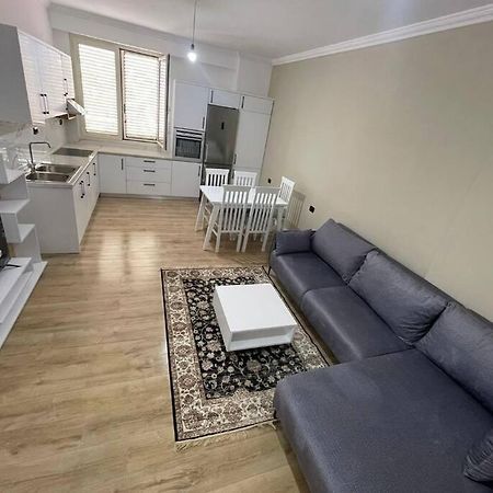 Avi - Daily Rent Apartment Tirana Bagian luar foto